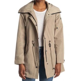 Fashion on the Rocks